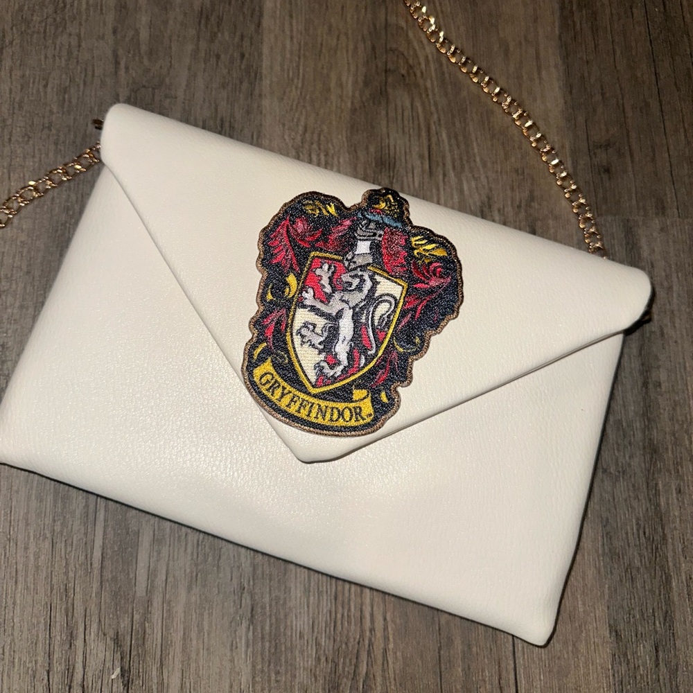 NWT Gryffindor Harry Potter Patch White & Gold Crossbody Bag For Women